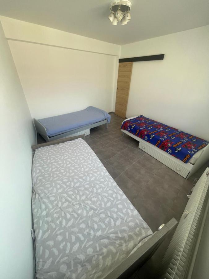 Bel Appartement Cosy Tres Calme Avec Parking Prive Templemars Exterior photo